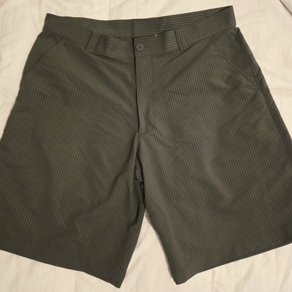 Under Armour Other - Under Armour Men’s HeatGear Match Play Golf Shorts - Green Pinstripe